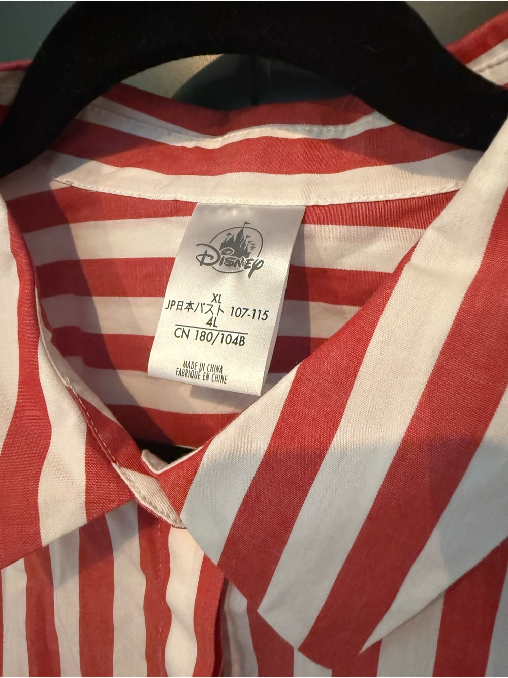 🐘 NEW Disney Embroidered Dumbo Red White Striped Short-Sleeve Buttondown Shirt - Picture 2 of 11